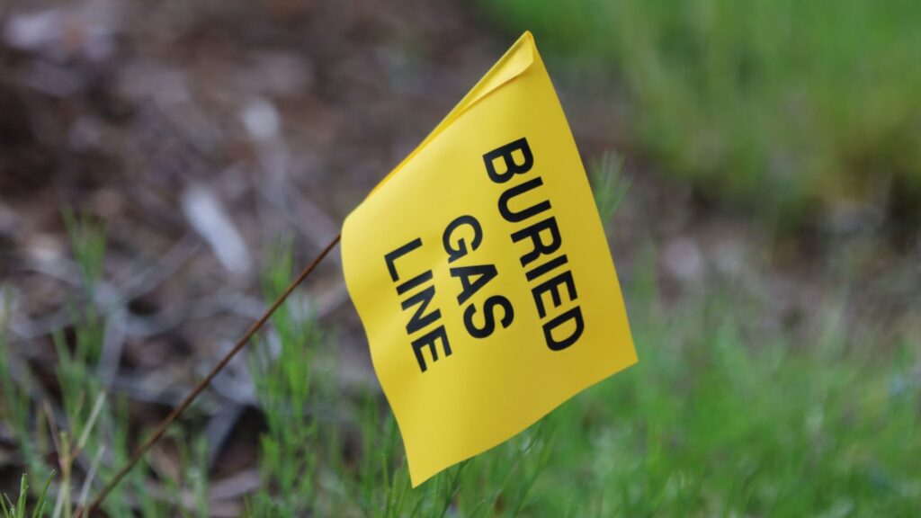 buried gas line flag